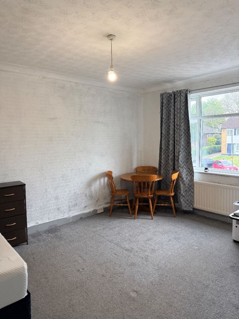 Large double bedroom 