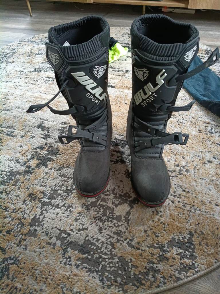 Mx boots size 10 