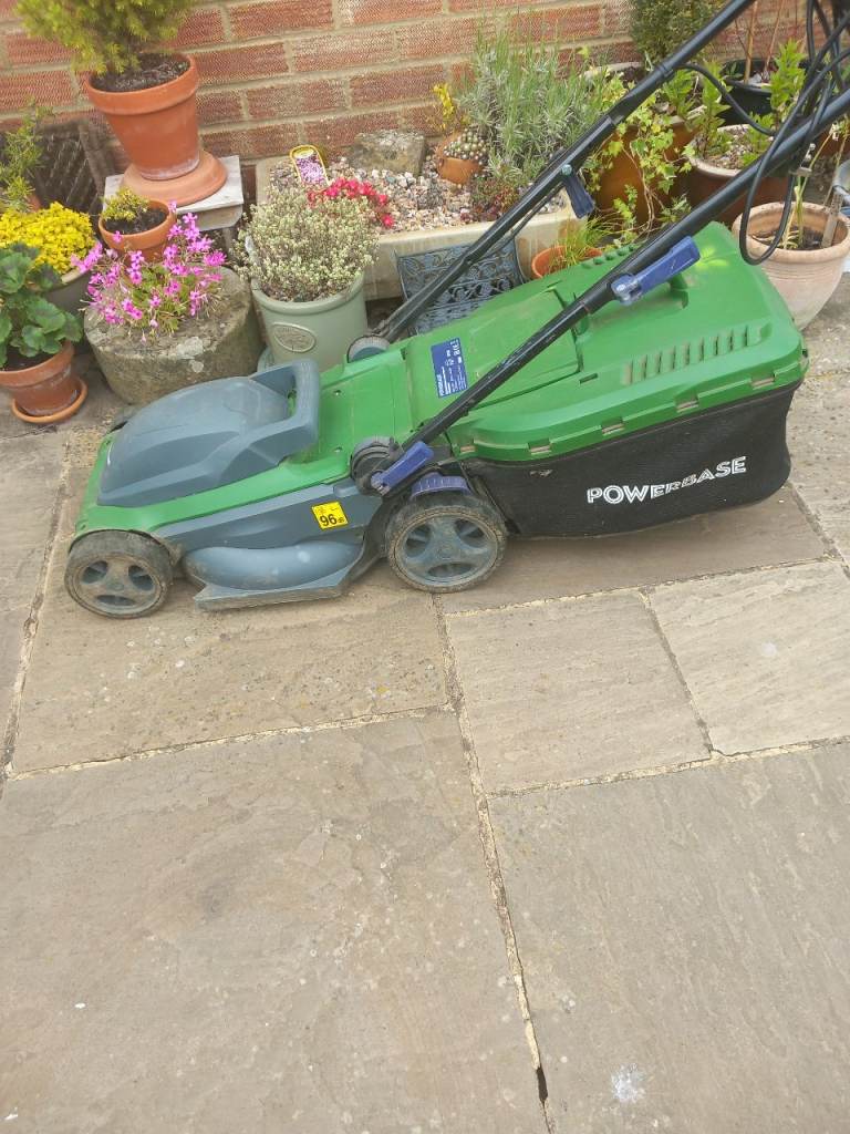 Electric lawn mower 