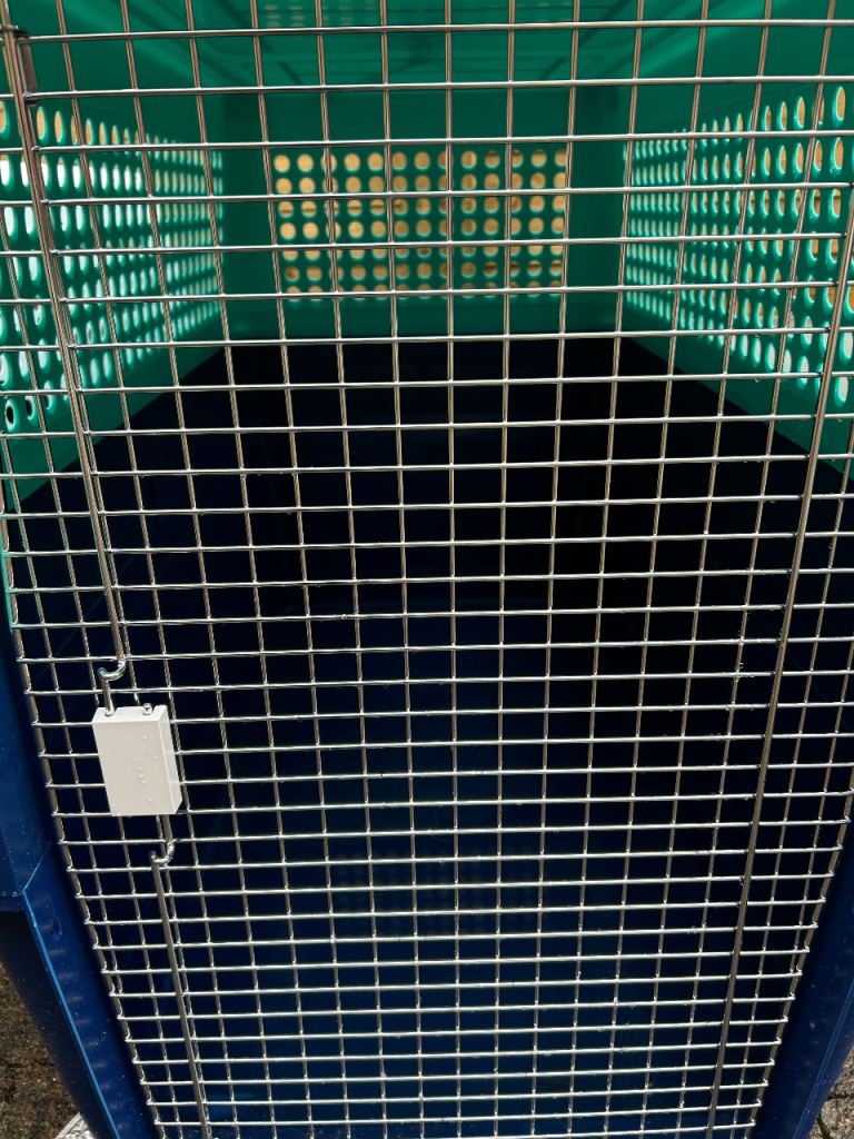 Huge dog crates airline approved 