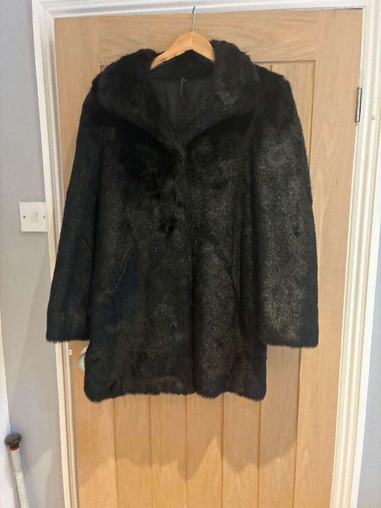  M&S new Faux Fur Black Coat – Size 8