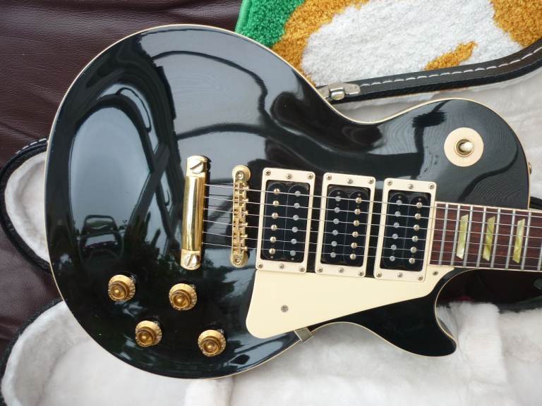 super rare gibson les paul classic 3 pickups