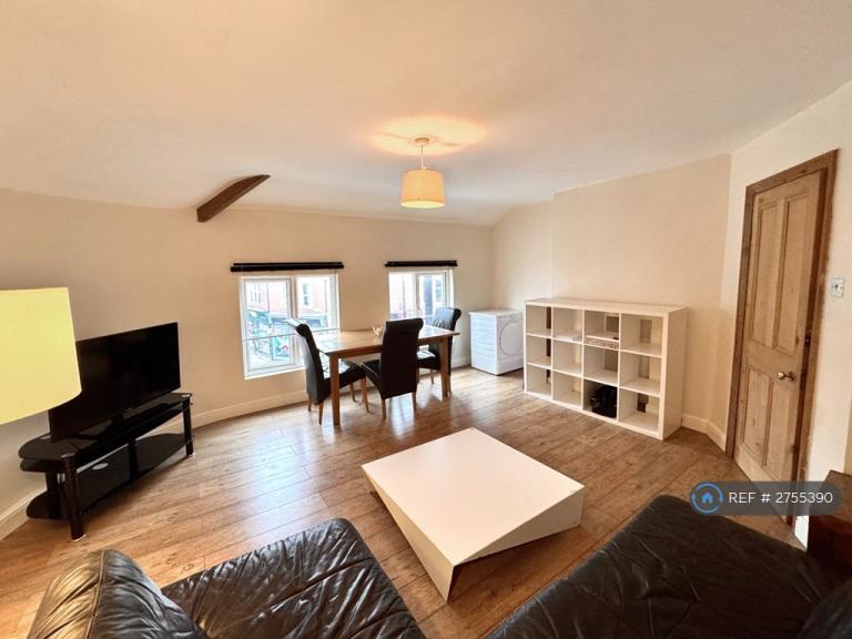 2 bedroom flat in Hyde Park Road, Leeds, LS6 (2 bed) (#2755390)