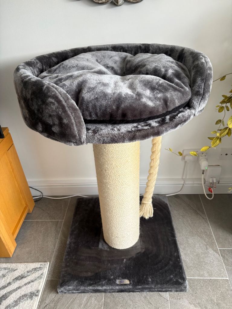 RHR cat tree grey like new 