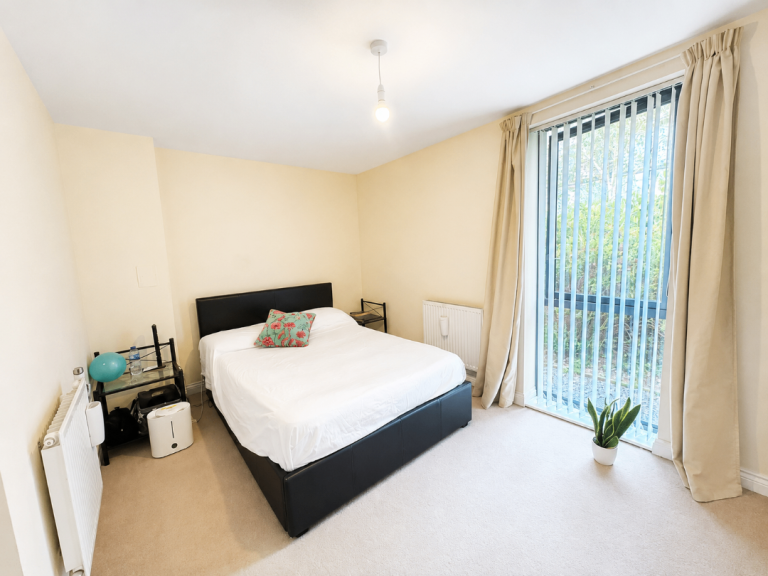 Colindale Station NW9 | Modern 1-Bed Flat