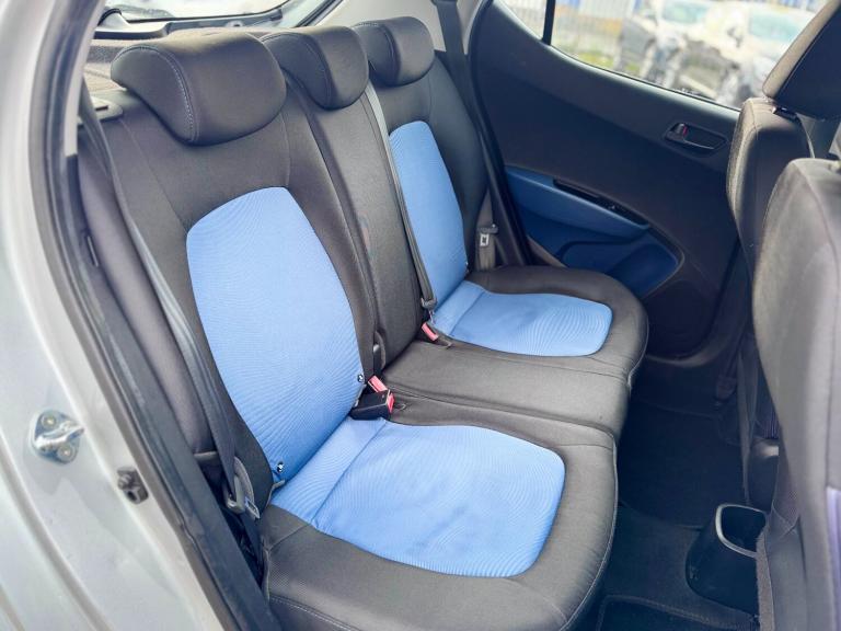 2015 Hyundai i10 1.2 SE 5dr HATCHBACK Petrol Manual