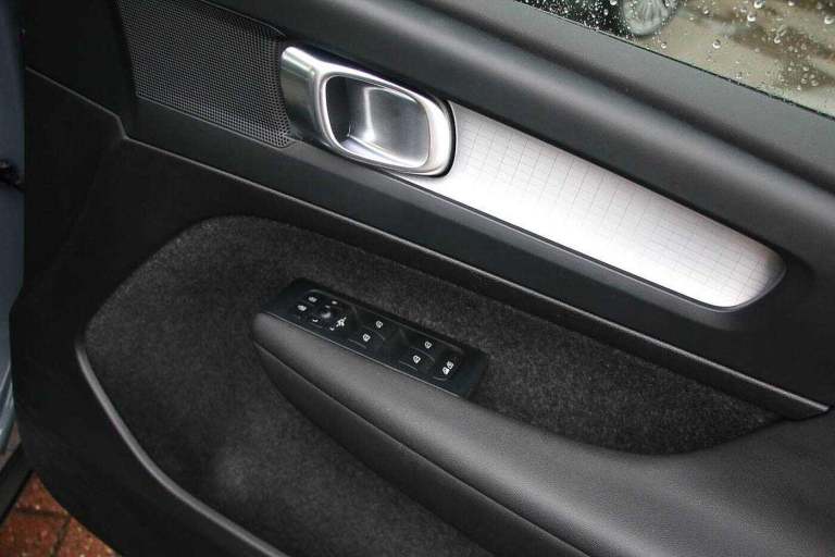 2022 Volvo XC40 2.0 B3P Core 5dr Auto ESTATE Petrol/Electric Hybrid Automatic