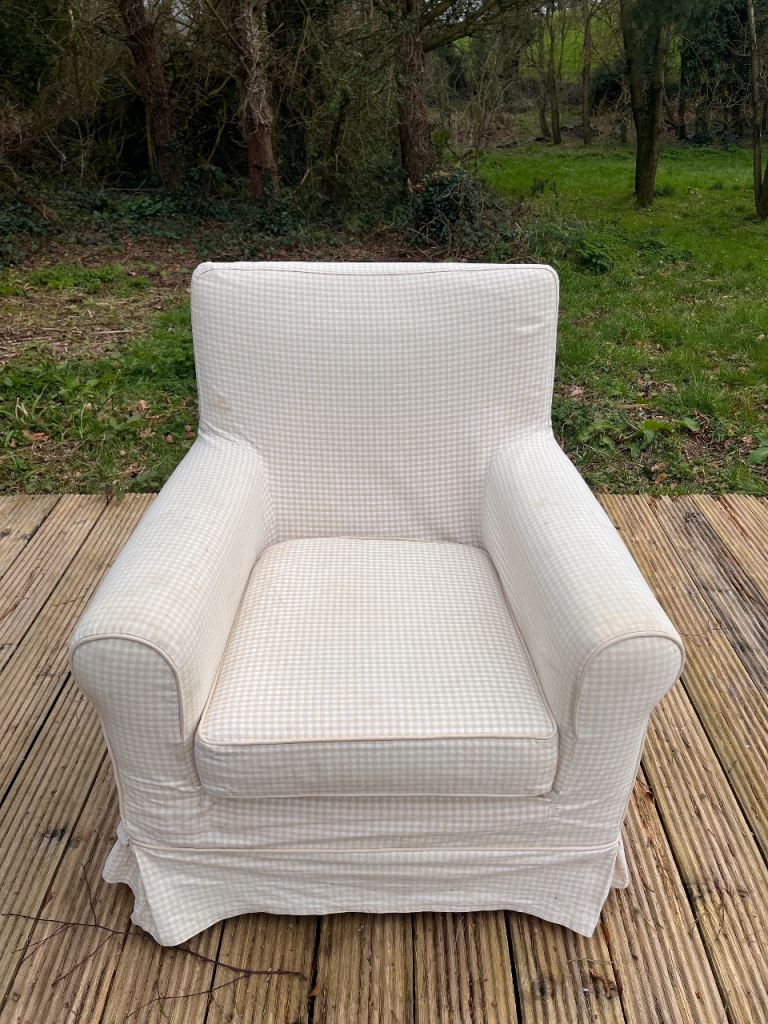 Armchair with washable cover