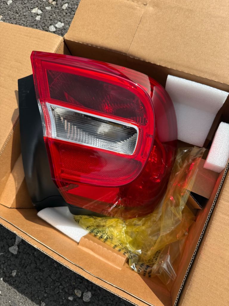 New Van Wezel 2930931 Tail Lamp Glass L