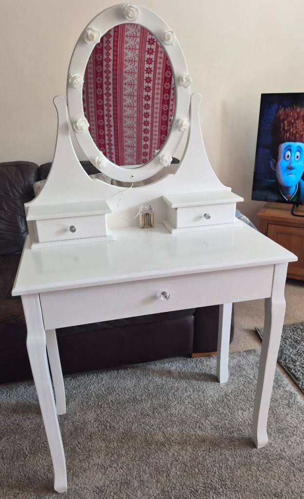 Dressing table 
