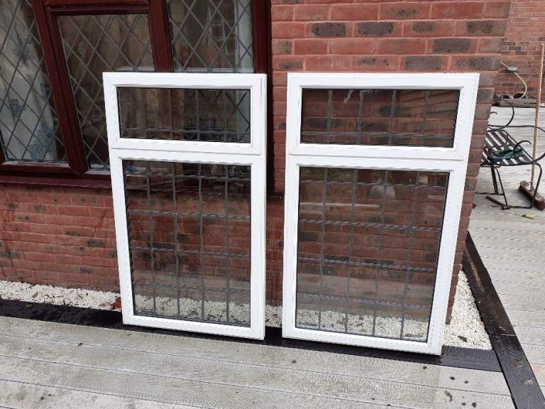 2 x uPVC Windows