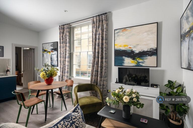 1 bedroom flat in Beau Street, Bath, BA1 (1 bed) (#2857115)