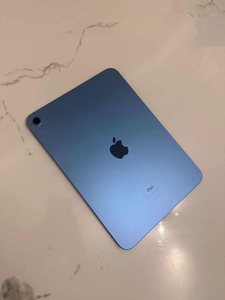 Ipad 10th gen blue immaculate 