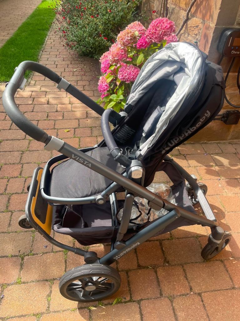 Uppababy vista pram with fellhof foot muff
