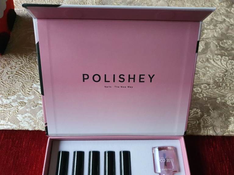 Ideal Xmas present for beautiful nails.Brand new. Polishy Rose Set