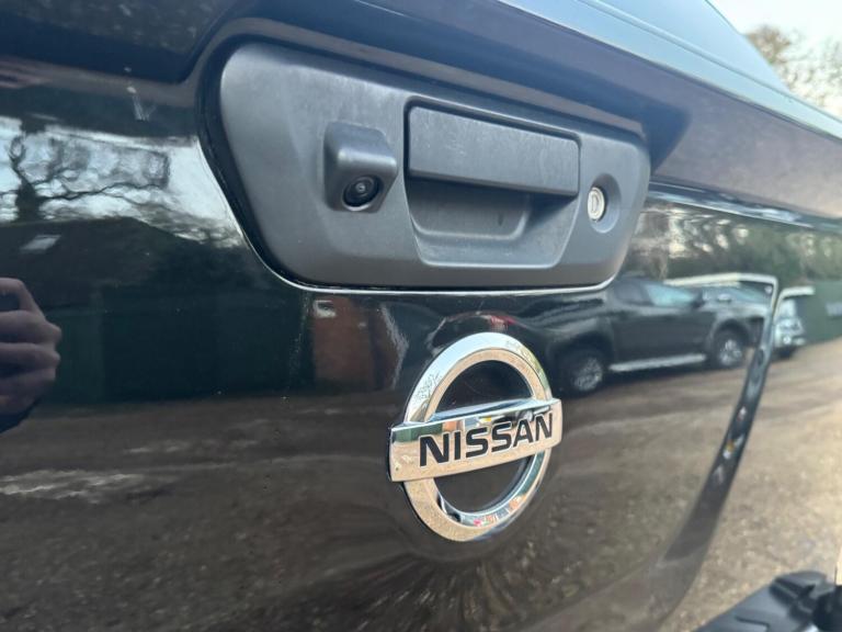  Nissan Navara 2.3 dCi N-Guard Auto 4WD Euro 6 4dr Diesel Automatic