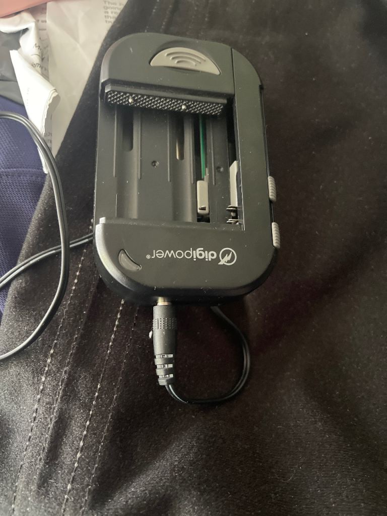 Digipower Universal Battery Charger - Good Condition