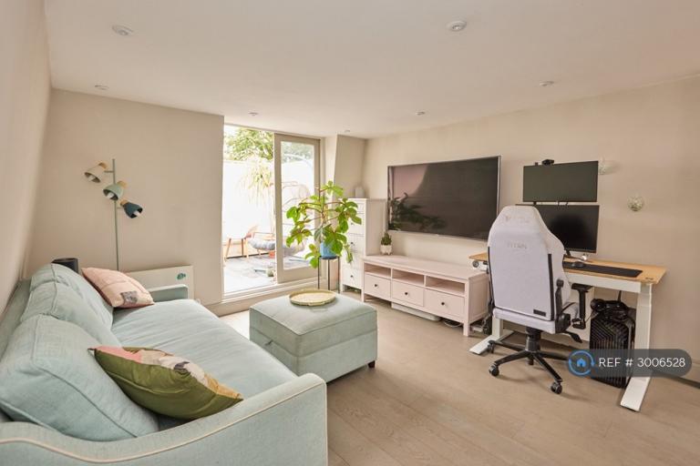 1 bedroom flat in Oakmead Road, London, SW12 (1 bed) (#3006528)