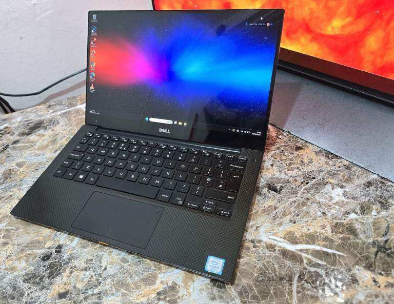 Dell XPS 13 (4k touchscreen) premium Laptop, win 11 intel i5-7200U, 8GB RAM ,256GB SSD