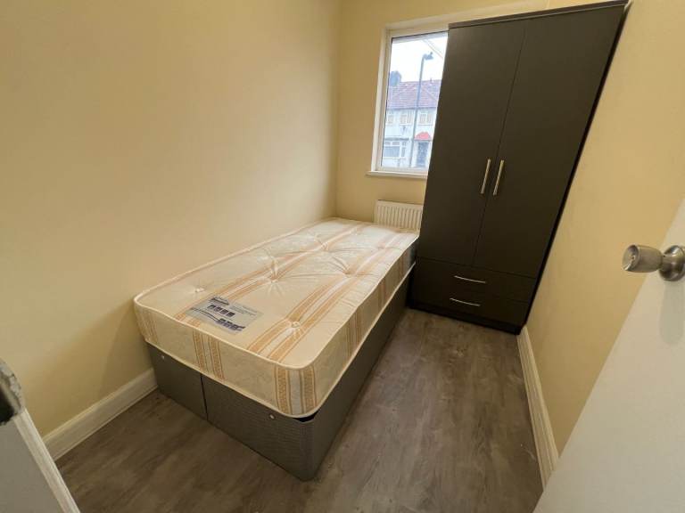 Single room in affordable price £625 included bills 