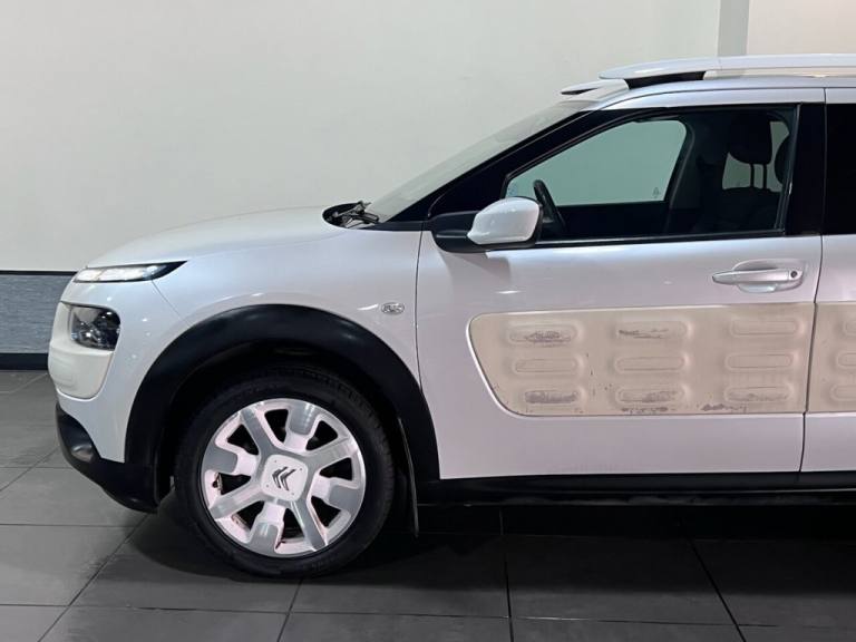 2018 Citroen C4 Cactus 1.6 BlueHDi W Hatchback 5dr Diesel Manual Euro 6 (100 ps) Hatchback Diesel...