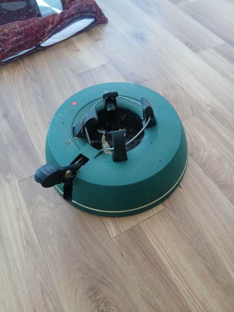 Green Christmas Tree Stand – Good Condition