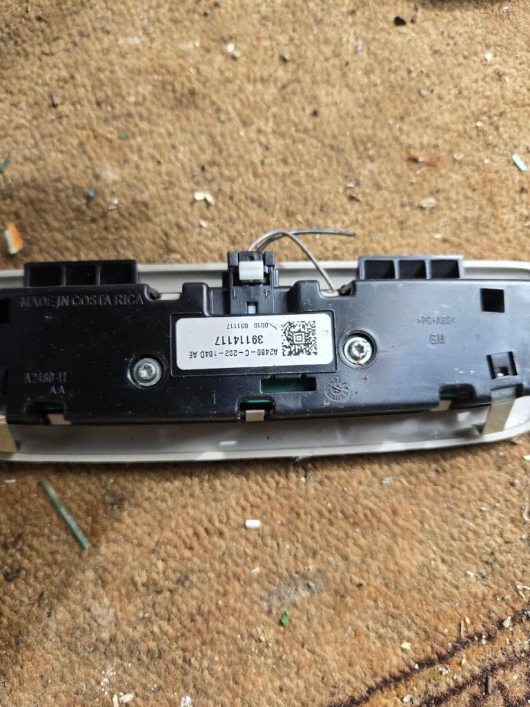 GM interior roof reading light assembly