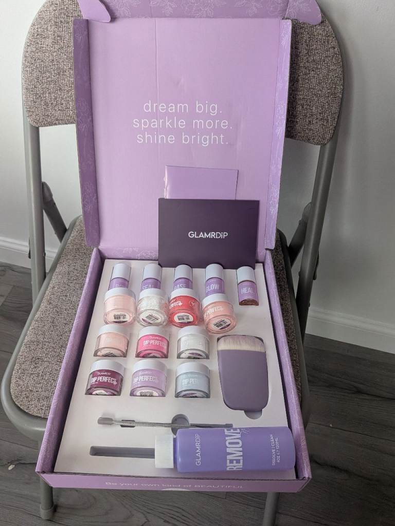 Glamrdip nail set. DIY nails at home