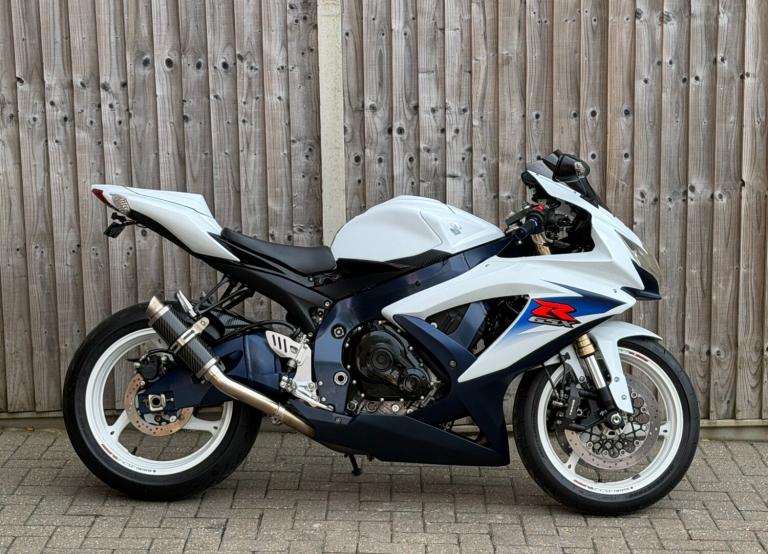 SUZUKI GSXR 600 L0 2010 (10) SUPER SPORT+ CLEAN BIKE THROUGHOUT 