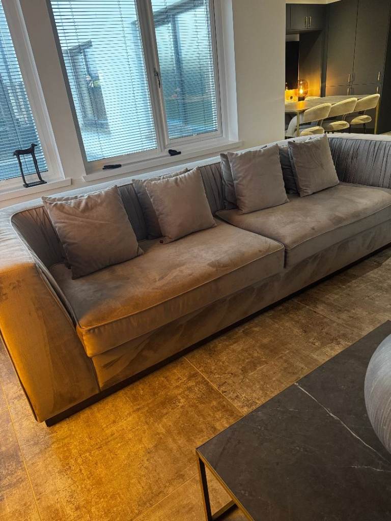 Laskasas Large 3 Seater Velvet Sofa – Luxury Modern Designer Sofa 280cm