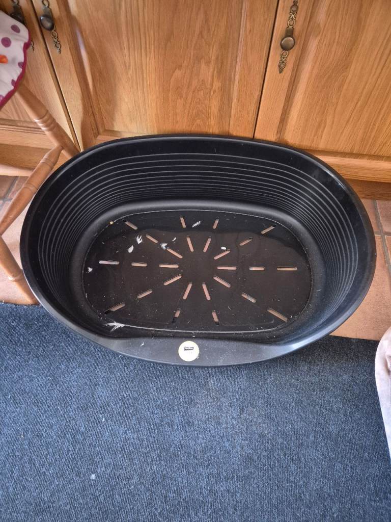 Ferplast plastic dog bed 