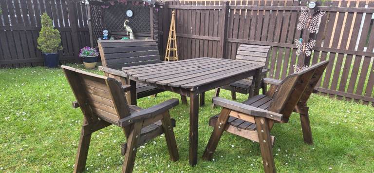 Charles Taylor wooden garden furniture set/Can deliver 