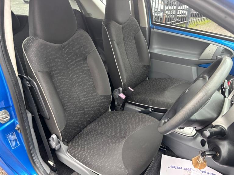 2010 Peugeot 107 1.0 12V Urban Hatchback 3dr Petrol 2 Tronic Euro 4 (68 ps) Hatchback Petrol Auto...