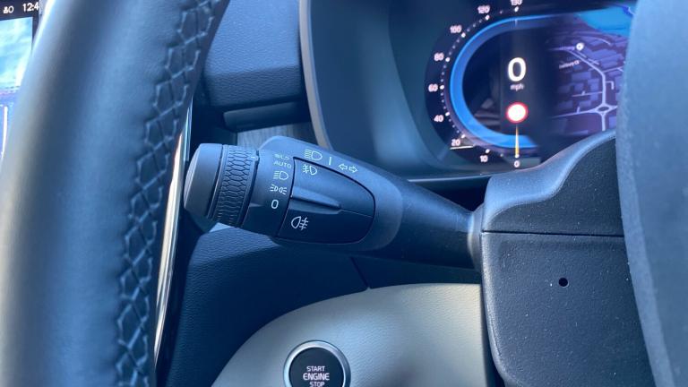 2025 Volvo XC40 2.0 B3P Ultra Dark 5dr Auto Petrol Estate Estate Petrol Automatic