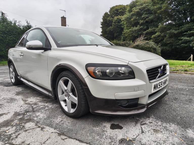 Volvo C30 R Design 2.0D Automatic Cosmic White & Bronze 12 months MOT