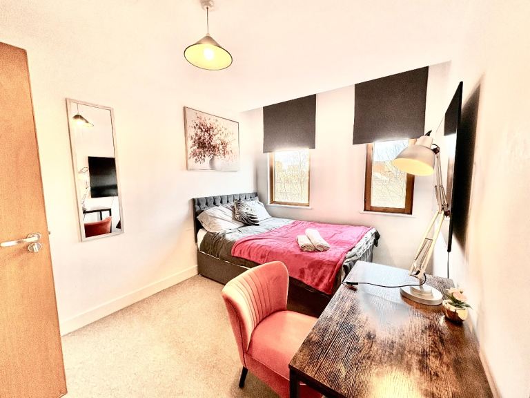 City Center Piccadilly ensuite