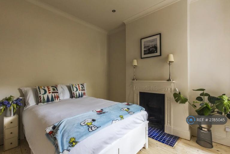 1 bedroom in Glenroy Street, London, W12 (#2785045)