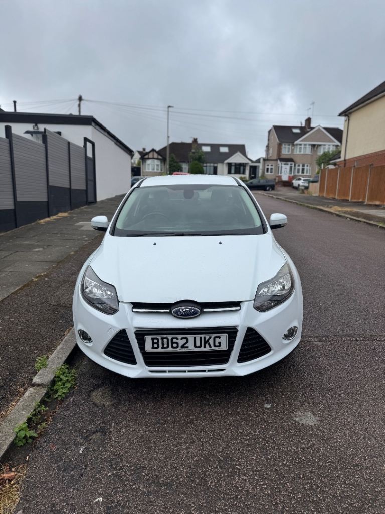 Ford, FOCUS, Hatchback, 2013, Manual, 998 (cc), 5 doors