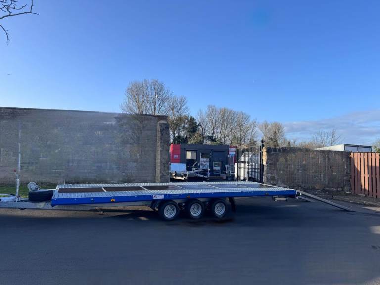 BRAND NEW NIEWIADOW 5,5M x 2,1M TRI AXLE MARS FLATBED TRAILER/CAR TRANSPORTER 3500KG