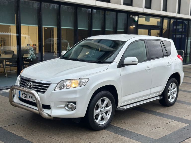 Toyota rav 4 4x4  suv new shape 12 months mot 