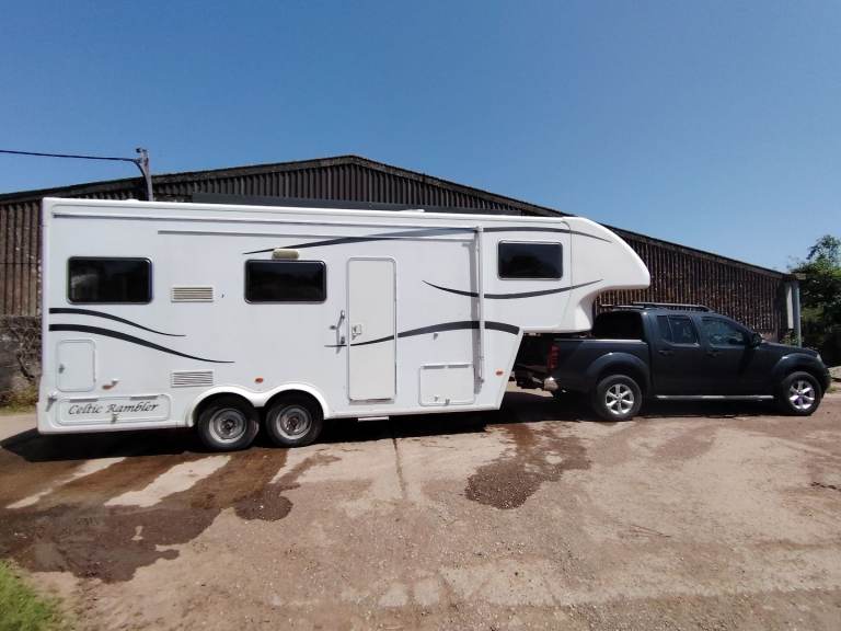 5th wheel Celtic Rambler with pickup