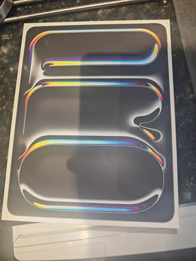 Ipad pro 13 inch M5 2TB WiFi + cellular brand new sealed 