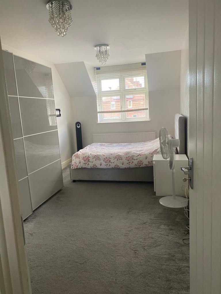 Double room to rent in Morden 