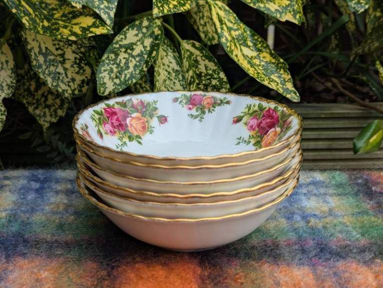 Royal Albert Country Roses bowls set of 6