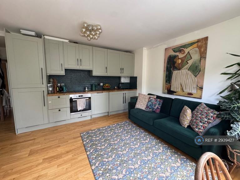 2 bedroom flat in Lunham Road, London, SE19 (2 bed) (#2939427)