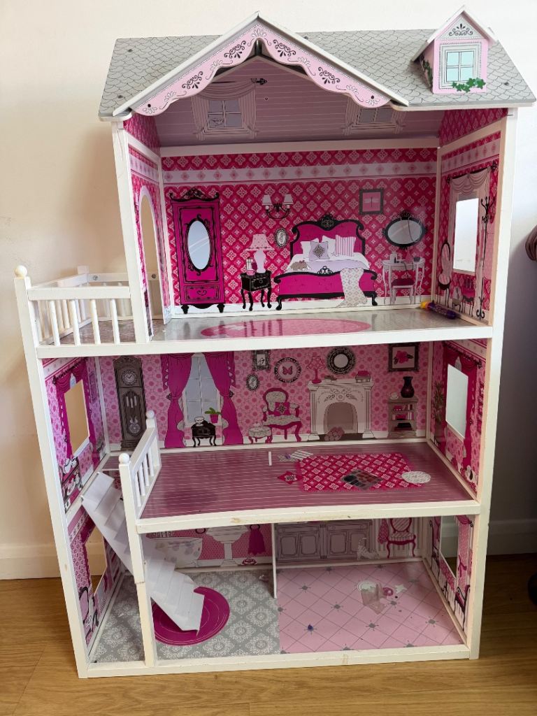 Doll house 
