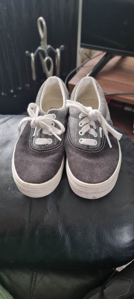 Vans Kids Classic Canvas Shoes – Grey, Good Condition