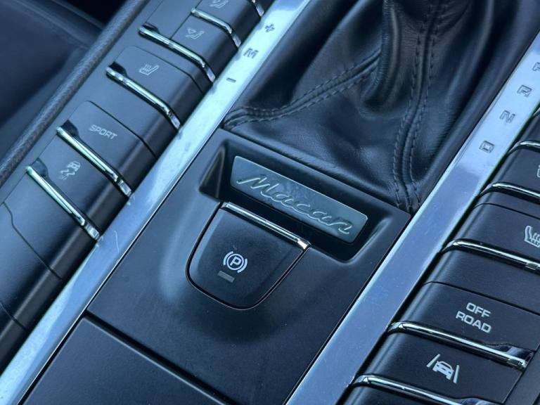 2018 Porsche Macan 2.0T SUV 5dr Petrol PDK 4WD Euro 6 (s/s) (252 ps) ESTATE Petrol Automatic