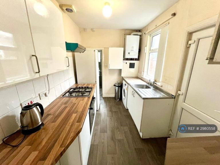 3 bedroom house in Hugh Road, Coventry, CV3 (3 bed) (#2980558)