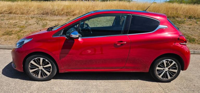 2016 Peugeot 208 ALLURE Hatchback Petrol Manual